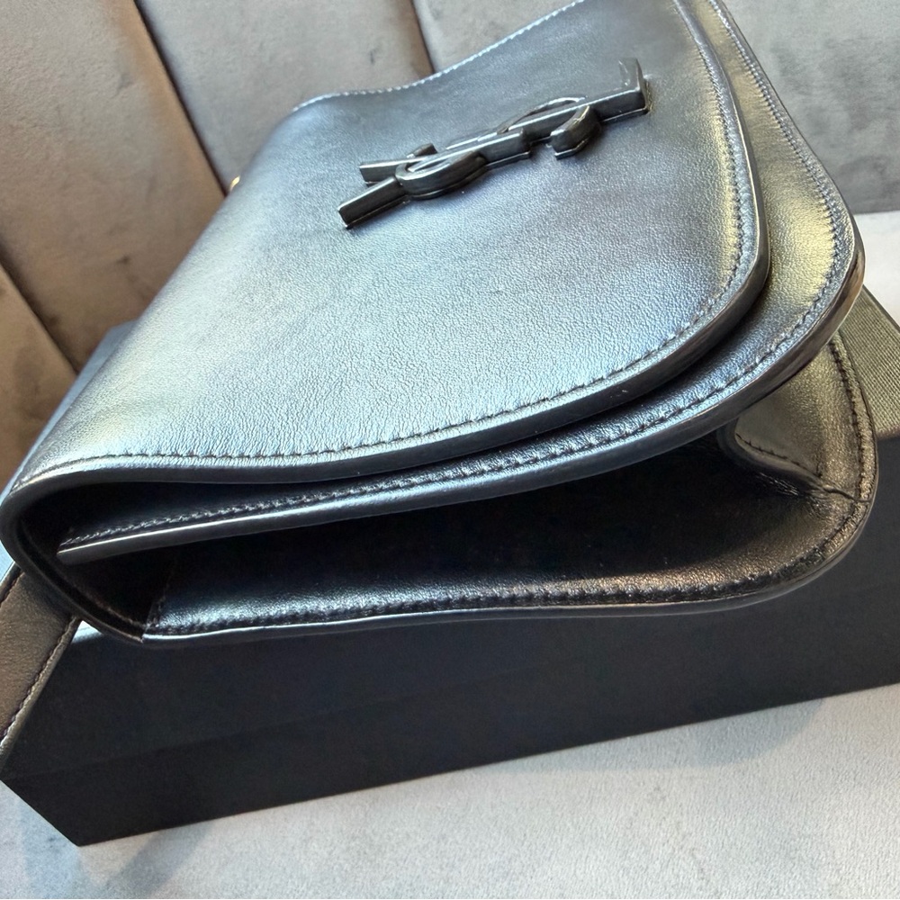 Yves Saint Laurent Spontini Saddle Bag Black in Smooth Calfskin Monogram Camera - Picture 14 of 17